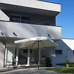 Crystal 도멜레토