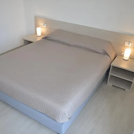 Crystal Bed & Breakfast 3*