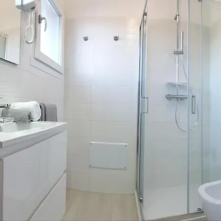 Crystal Bed & Breakfast