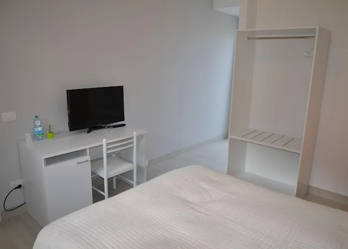 Crystal Bed & Breakfast