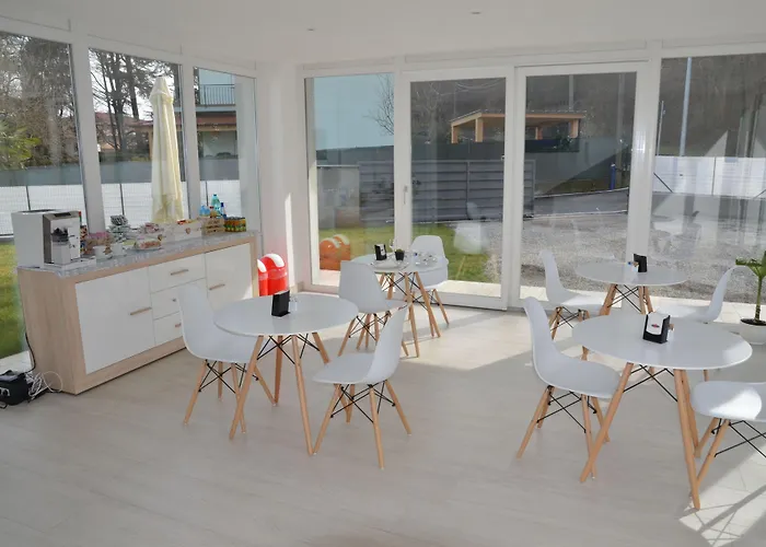 Crystal ベッド・アンド・ブレックファスト