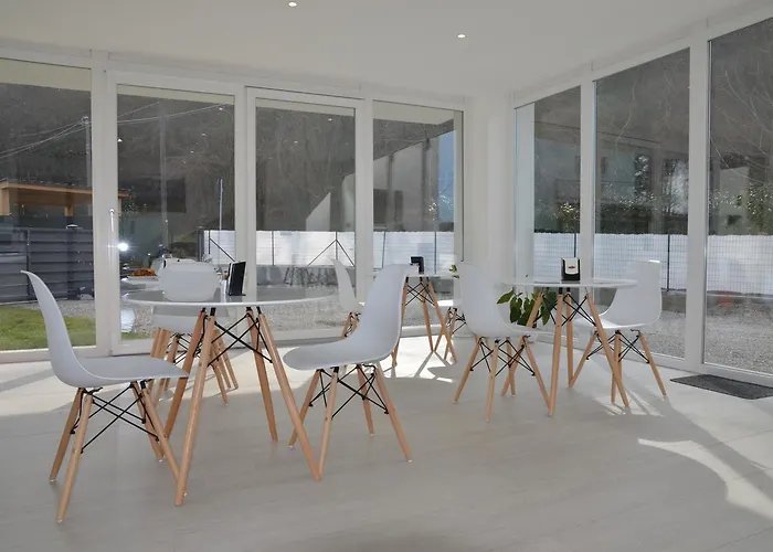 Crystal Bed & Breakfast 3*